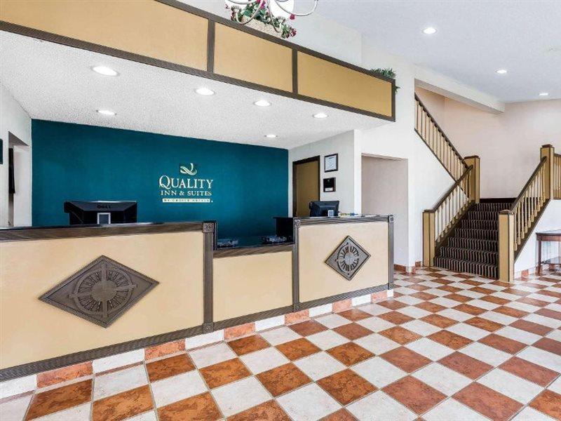 Quality Inn & Suites Bloomington University Area Екстериор снимка