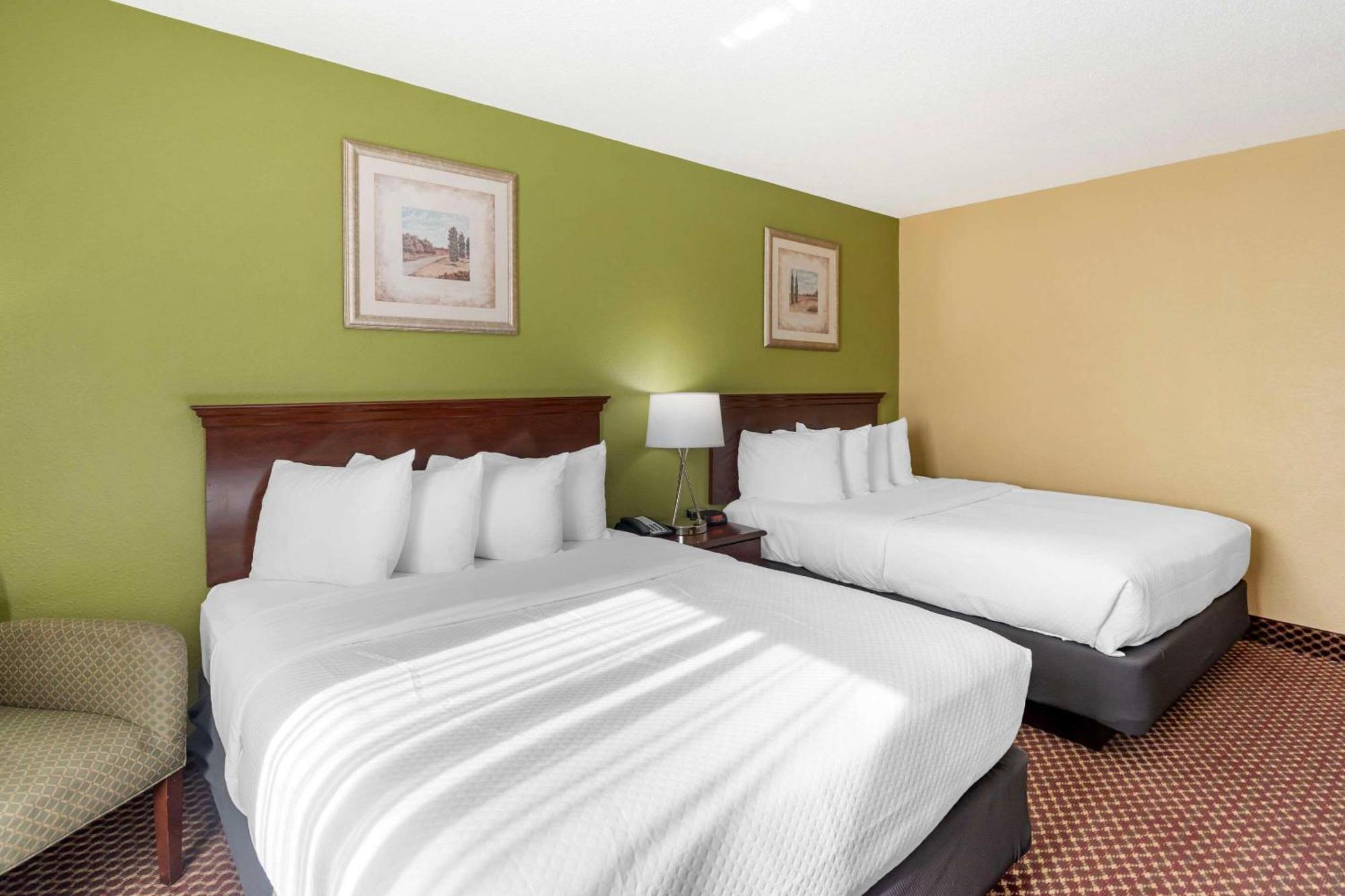 Quality Inn & Suites Bloomington University Area Екстериор снимка