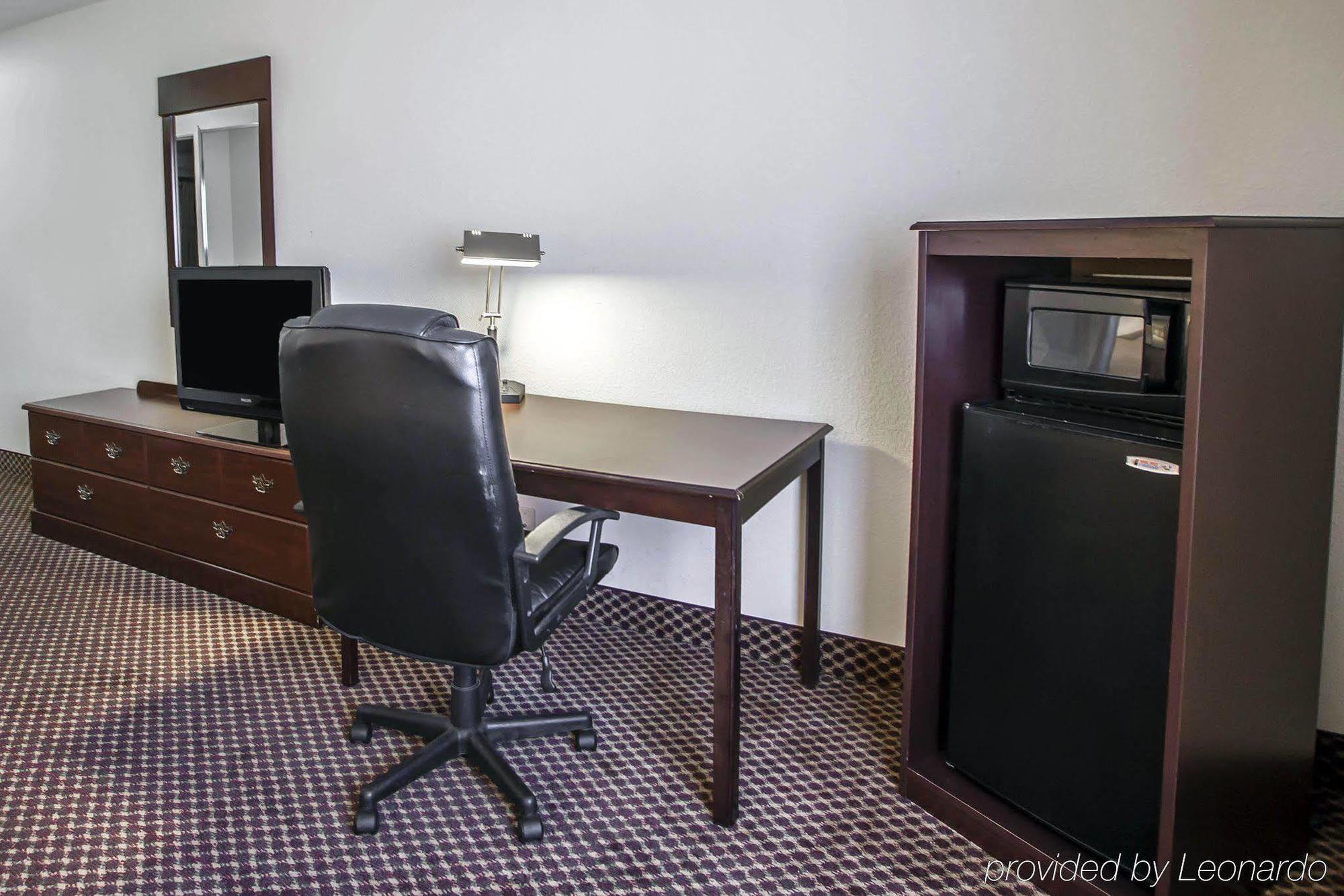 Quality Inn & Suites Bloomington University Area Екстериор снимка