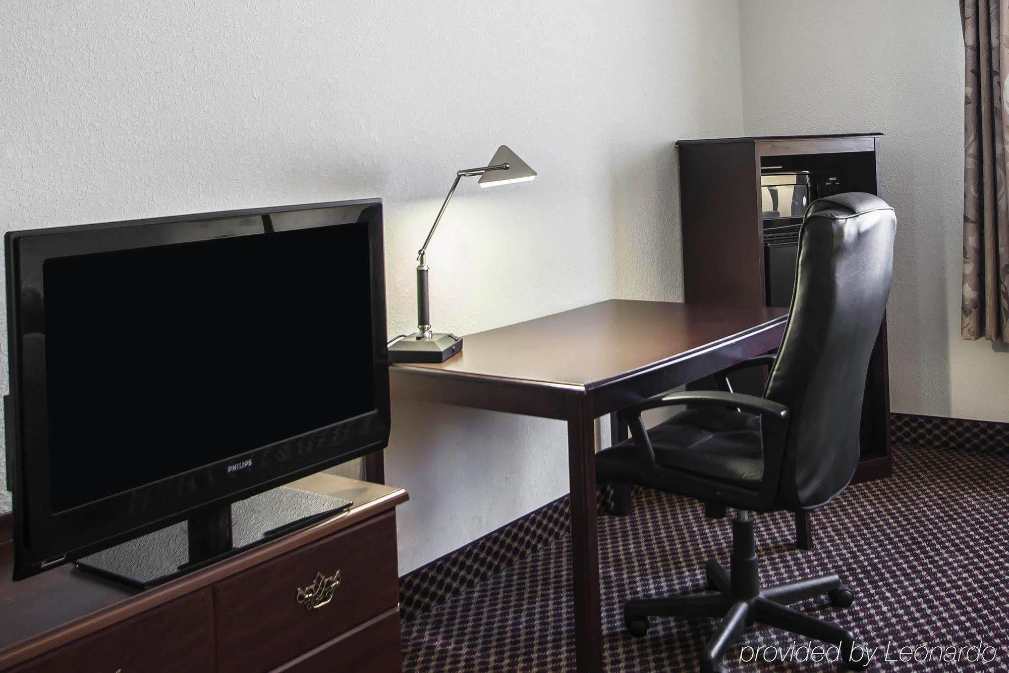 Quality Inn & Suites Bloomington University Area Екстериор снимка