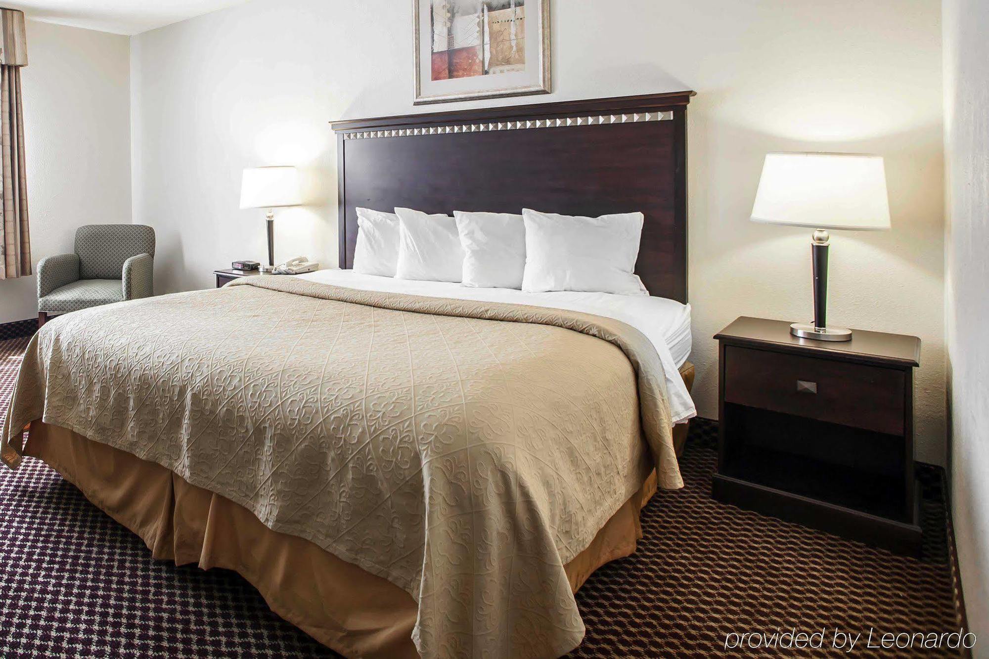 Quality Inn & Suites Bloomington University Area Екстериор снимка