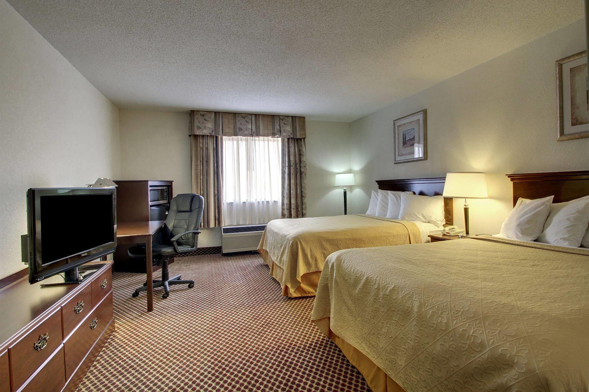 Quality Inn & Suites Bloomington University Area Екстериор снимка